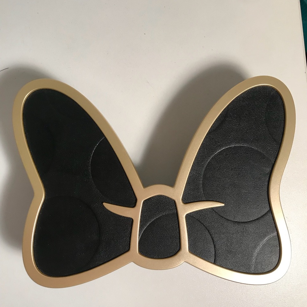 Sephora x Disney Minnie Mouse makeup brush holder